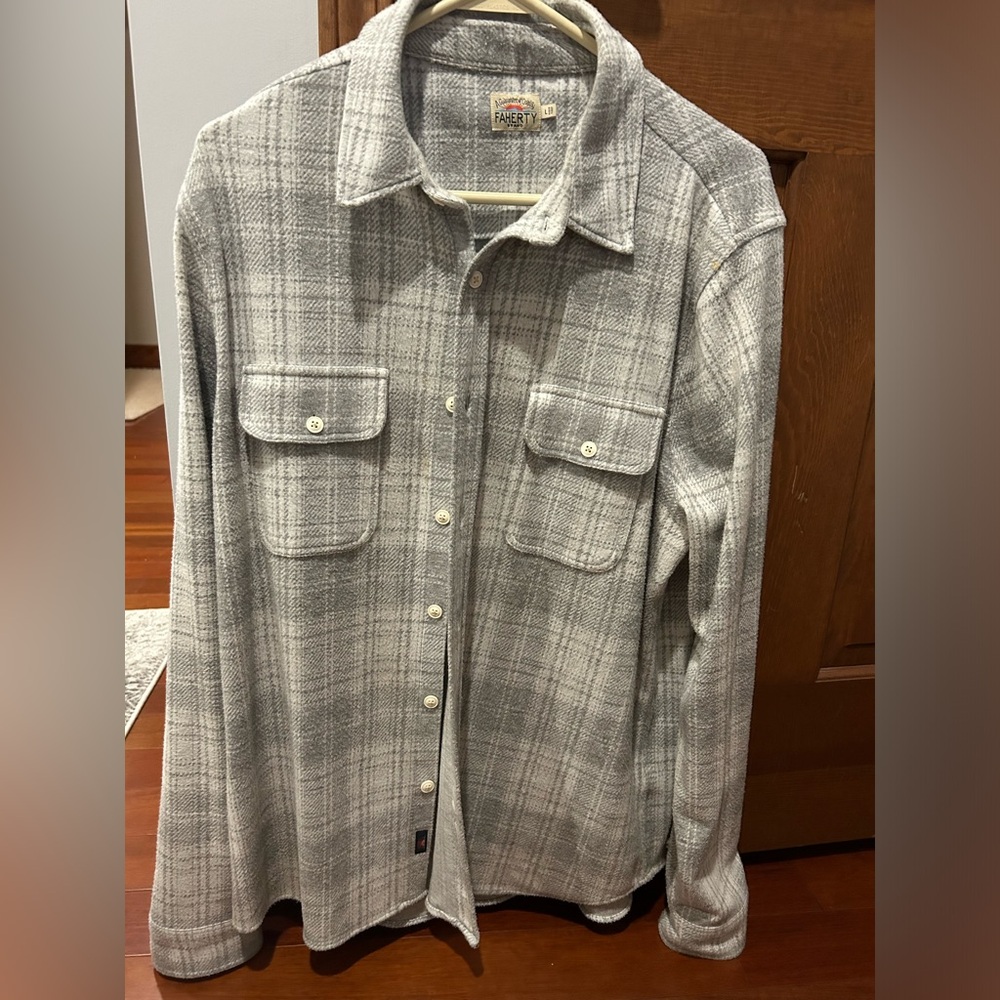 Men's faherty white and grey button down